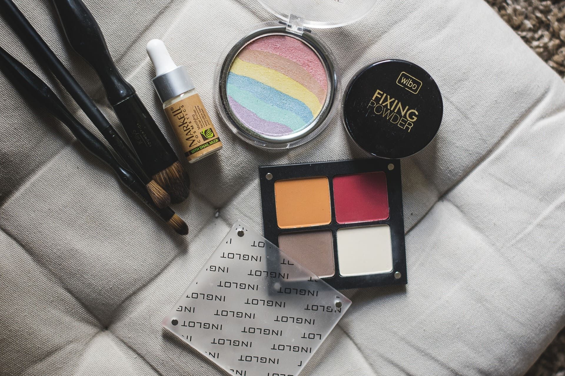 cosmetics-gfde1396a9_1920