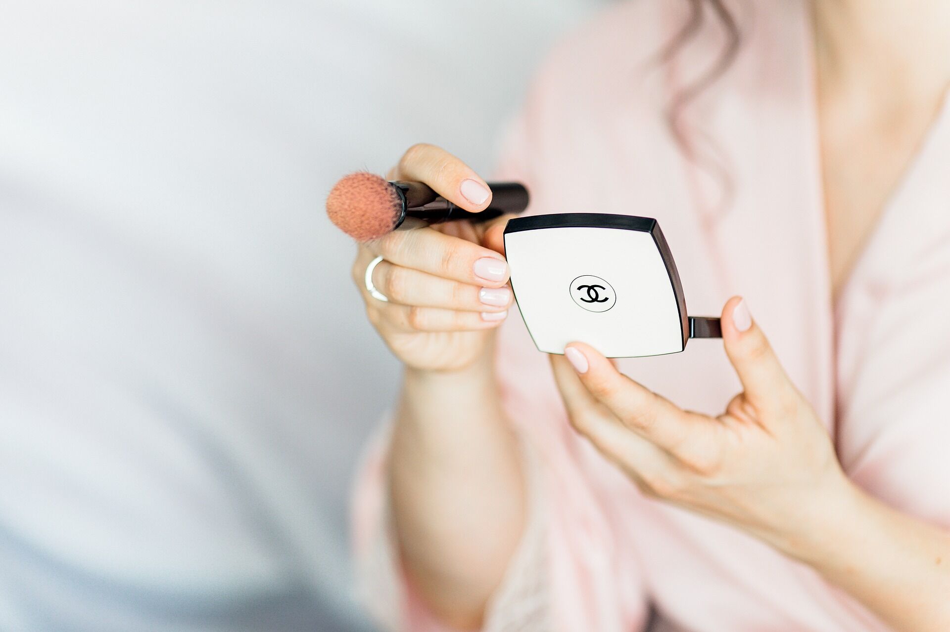 chanel-g71091ee63_1920
